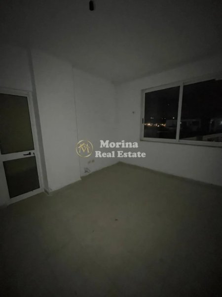 Tirane, shitet apartament 2+1 Kati 3, 270 m² 162.000 € (Astir)