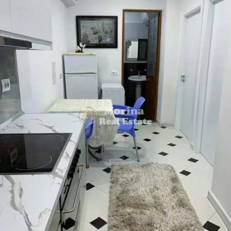 Tirane, jepet me qera shtepi 1+1 Kati 1, 60 m² 400 € (Rruga 5 Maji)