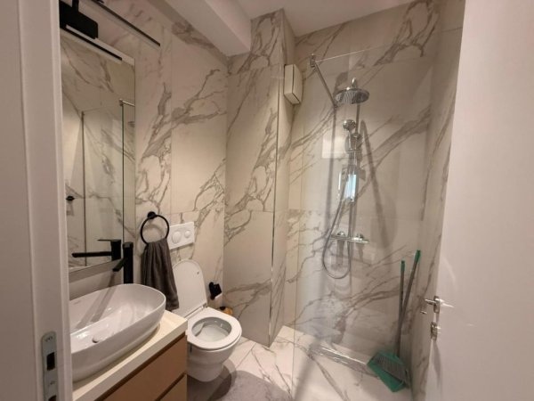 Tirane, shitet apartament duplex 2+1+Ballkon Kati 8, 132 m² 322.000 € (SHKOLLA E KUQE)