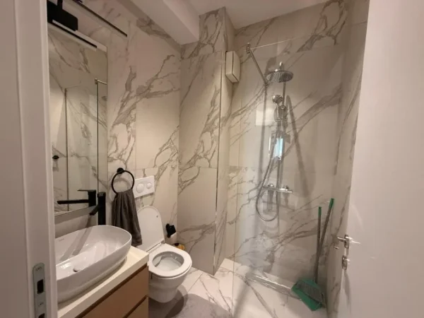 Tirane, shitet apartament duplex 2+1+Ballkon Kati 8, 132 m² 322.000 € (SHKOLLA E KUQE)