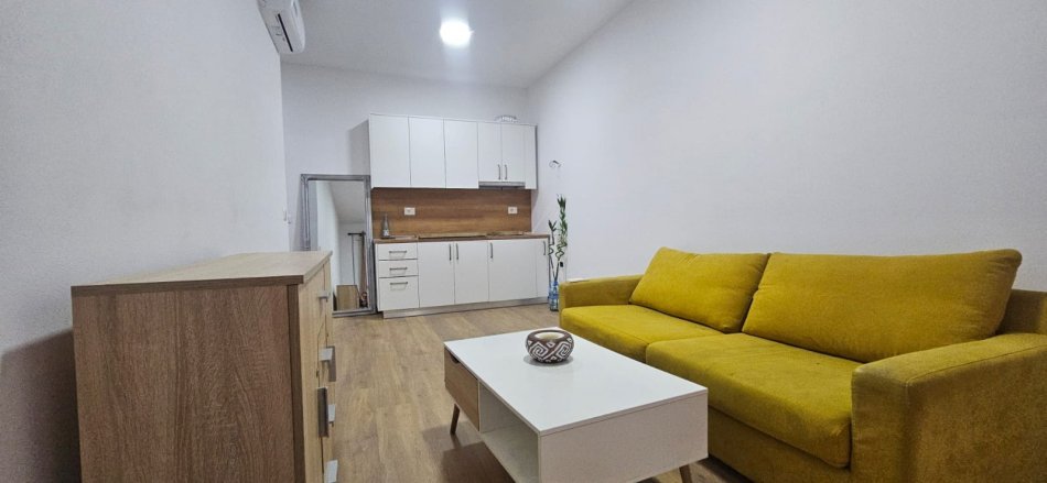 Tirane, jepet me qera apartament 1+1 Kati 3, 60 m² 550 € (Rruga Don Bosko)