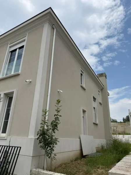 Tirane, shitet Vile 2 Katshe , 560 m²