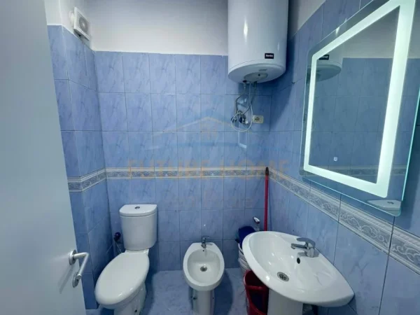 Tirane, shitet apartament 2+1+Ballkon Kati 2, 76 m² 120.000 € (Unaza e Re)