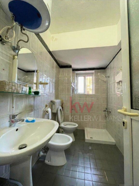Vlore, shitet apartament 1+1 Kati 1, 59 m² 65.000 € (rruga kaonet)