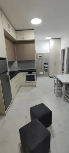 Tirane, jepet me qera apartament 1+1 , 61 m² 400 € (Rezidenca Oxa, Fresk)