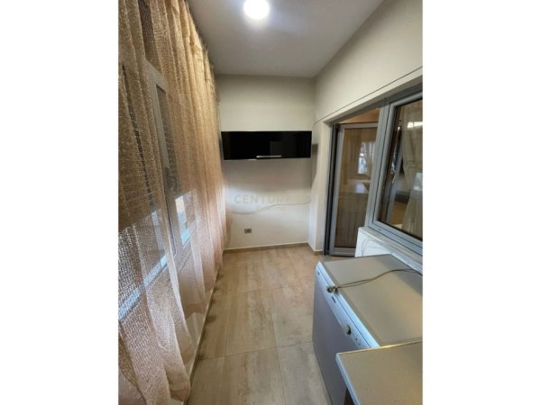 Tirane, jepet me qera apartament 3+1+Ballkon Kati 4, 135 m² 900 € (qender)