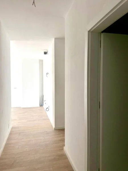 Tirane, jepet me qera zyre Kati 2, 116 m² 900 € (Mine Peza)