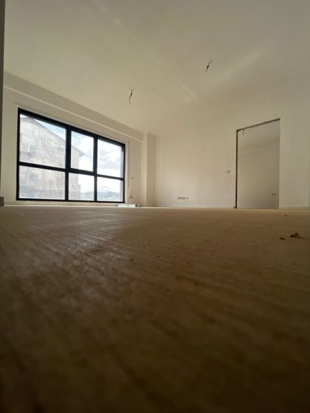 Tirane, jepet me qera zyre Kati 2, 75 m² 750 € (Mine Peza)