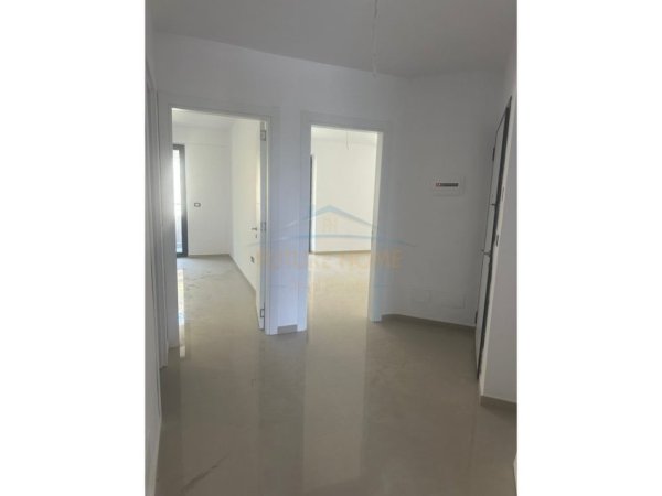 Durres, shitet apartament 2+1 Kati 3, 138 m² 285.000 € 