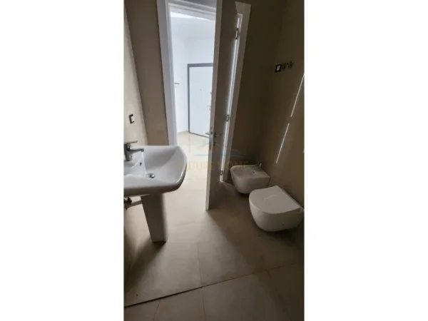 Durres, shitet apartament 2+1 Kati 3, 138 m² 285.000 € 