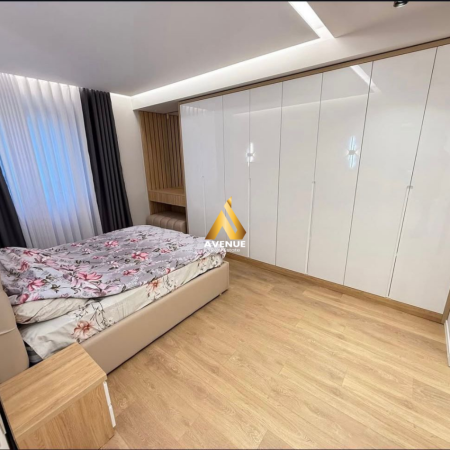 White Minimalist Modern Home Real Estate Social Media - 5.png