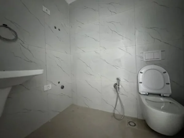 Tirane, shitet apartament 1+1+Ballkon Kati 5, 70 m² 170.000 € (Mine Pezaz)