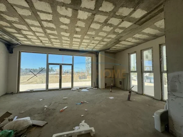 Qerret, shitet ambjent biznesi Kati 0, 150 m² 300.000 € 