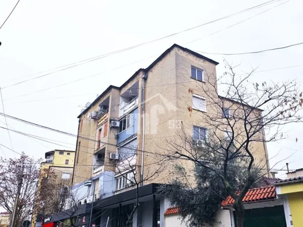 Tirane, shitet apartament 2+1+Ballkon Kati 5, 76 m² 132.000 € (RRUGA “MINE PEZA”, PRANE PROKURORISE SE TIRANES)