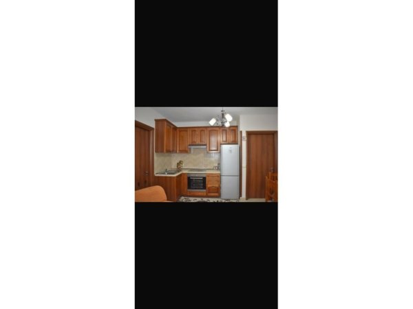 Tirane, jepet me qera apartament 2+1 Kati 4, 74 m² 750 € 