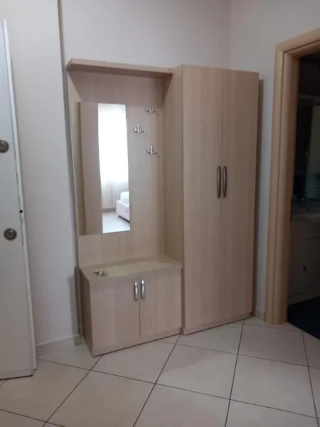 Tirane, jepet me qera apartament 2+1 Kati 5, 