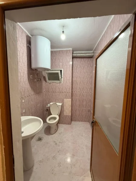 Tirane, shitet apartament 3+1+Ballkon Kati 5, 120 m² 248.000 € (Rruga Tish Dahia)