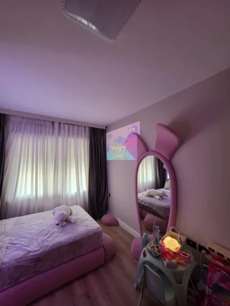 Tirane, shitet apartament 2+1+Ballkon Kati 2, 113 m² 452.000 € (Komuna e Parisit)