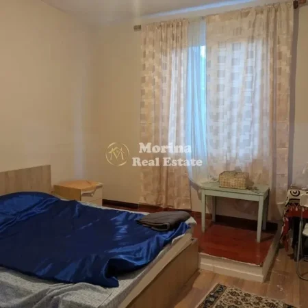 Tirane, jepet me qera Vile 2+1 Kati 2, 88 m² 450 € (Xhamlliku)