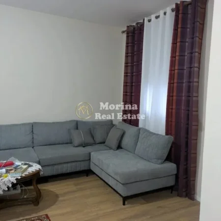 Tirane, jepet me qera Vile 2+1 Kati 2, 88 m² 450 € (Xhamlliku)