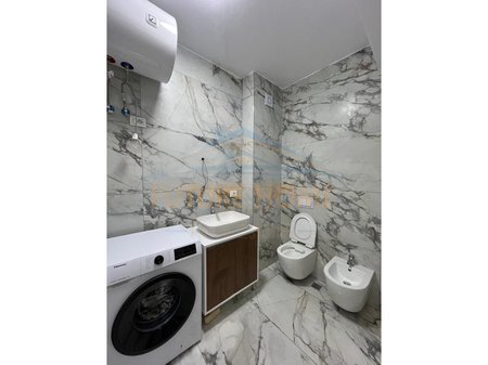 Tirane, jepet me qera apartament 2+1 Kati 2, 78 m² 650 € 