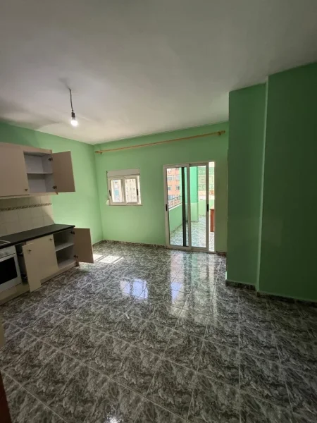 Tirane, shitet apartament 3+1 Kati 4, 120 m² 248.000 € (Komuna e Parisit)