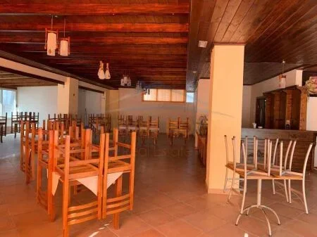 Shkembi Kavajes, shitet ambjent biznesi Kati 0, 230 m² 250.000 €