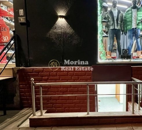 Tirane, jepet me qera ambjent biznesi Kati -1, 20 m² 250 € (Ish Ekspozita)