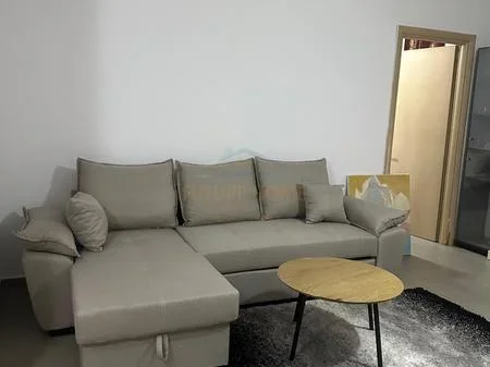 Tirane, jepet me qera apartament 2+1 Kati 2, 88 m² 600 € 