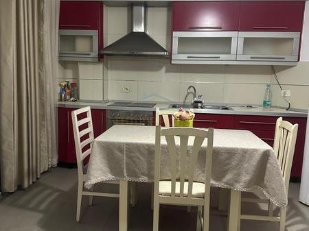 Tirane, jepet me qera apartament 2+1 Kati 2, 88 m² 600 € 