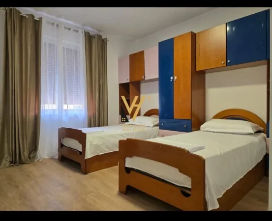 Tirane, jepet me qera apartament 2+1+Ballkon Kati 8, 115 m² 850 € (KOMUNA E PARISIT)