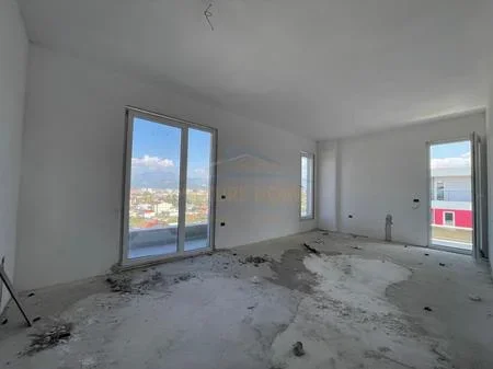 Tirane, shitet apartament 2+1 Kati 8, 128 m² 135.000 € 