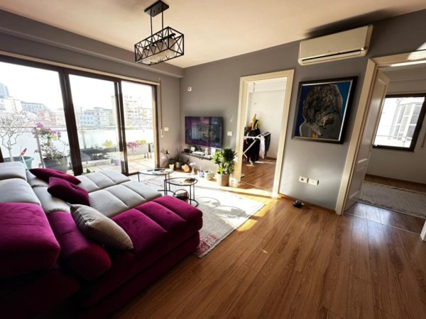 Tirane, jepet me qera apartament 2+1+Ballkon Kati 5, 95 m² 800 € (Prokuroria, Rruga Mine Peza)