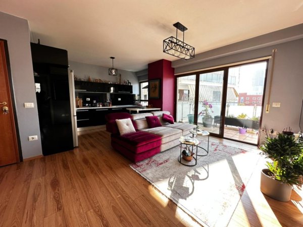 Tirane, jepet me qera apartament 2+1+Ballkon Kati 5, 95 m² 800 € (Prokuroria, Rruga Mine Peza)