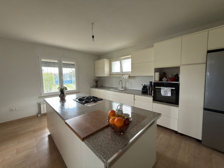 Tirane, shitet Vile , 256 m² 280.000 €