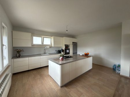 Tirane, shitet Vile , 256 m² 280.000 €