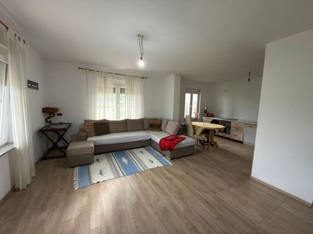 Tirane, shitet Vile , 256 m² 280.000 €