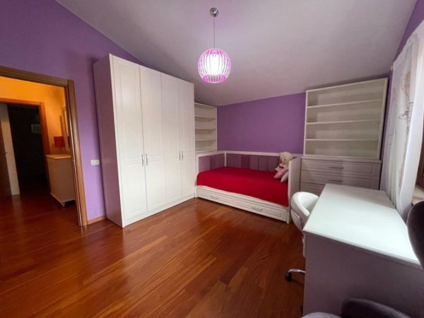 Tirane, jepet me qera Vile 2+1+Ballkon Kati 3, 450 € (Sterio Spasse)