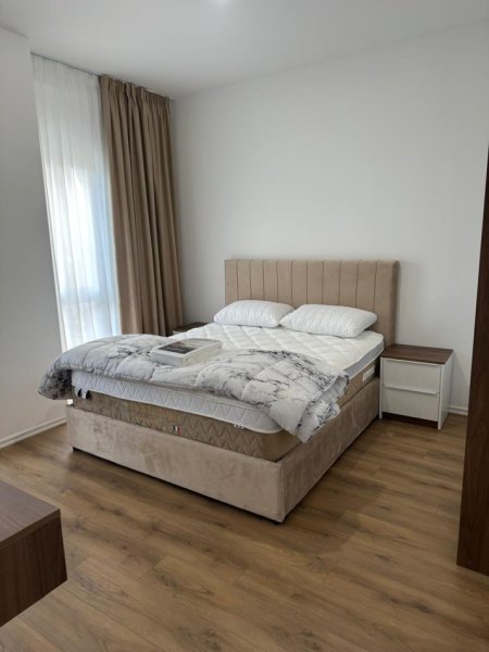 Tirane, jepet me qera apartament 2+1+Ballkon Kati 8, 78 m² 900 € (Zogu I Zi)