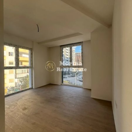Tirane, jepet me qera ambjent biznesi Kati 2, 100 m² 500 € (Kompleksi Molla)