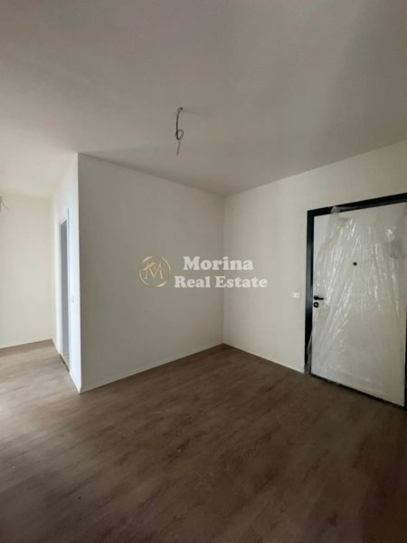 Tirane, jepet me qera ambjent biznesi Kati 2, 100 m² 500 € (Kompleksi Molla)