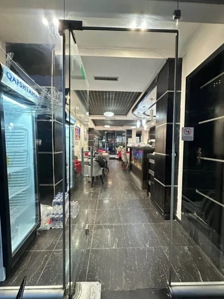 Tirane, jepet me qera ambjent biznesi Kati 0, 80 m² 1.200 € (besim zyma)