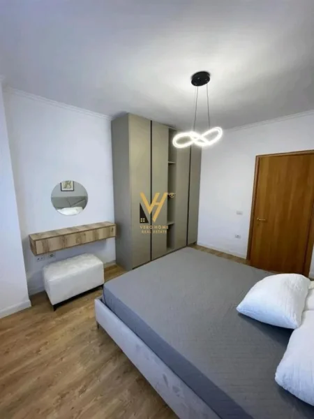 Tirane, jepet me qera apartament 1+1+Ballkon Kati 8, 63 m² 500 € (ASTIR)