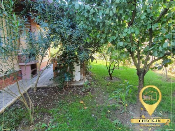 Tirane, shitet Vile 2 Katshe Kati 0, 400 m² 350.000 € (Peze e Vogel)