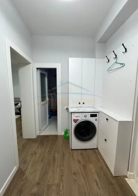 Tirane, jepet me qera Vile 2 Katshe Kati 2, 210 m² 1.100 € (Medreseja)