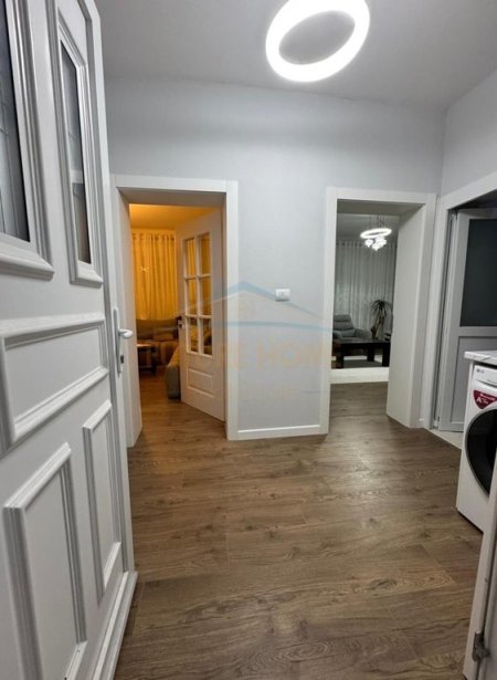 Tirane, jepet me qera Vile 2 Katshe Kati 2, 210 m² 1.100 € (Medreseja)