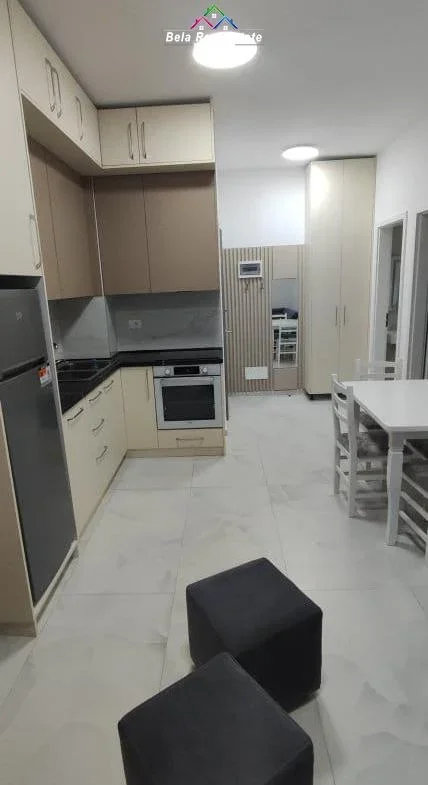 Tirane, jepet me qera apartament 1+1 Kati 1, 61 m² 400 € (Rruga Dalip Topi)