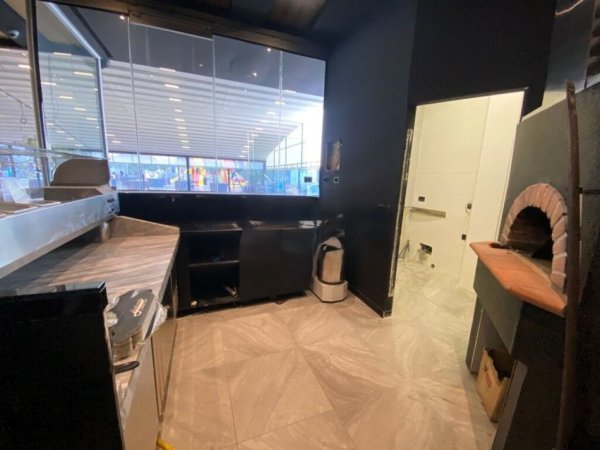 Tirane, jepet me qera bar-kafe Kati 0, 200 m² 1.000 € (ASTIR)