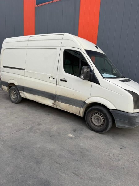 Tirane, shes minivan | minibus Volkswagen Nafte, e bardhë manuale 390.000 km 5.500 €