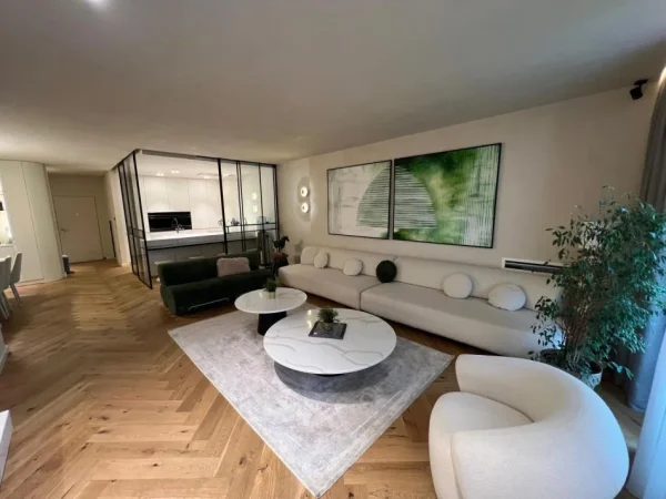 Tirane, shitet apartament 3+1 , 188 m² (BLLOK)